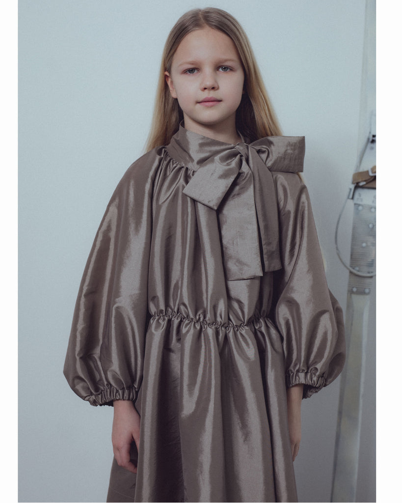 UNLABEL FW23 Strong Dress with Bow in Dark Sand
